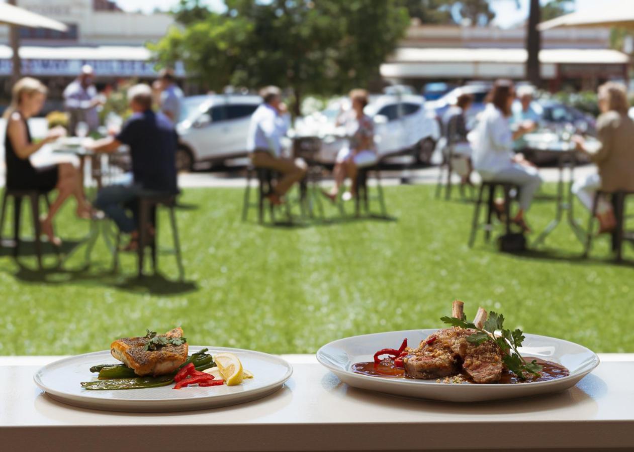 The Crossing Motel Junee Exterior photo